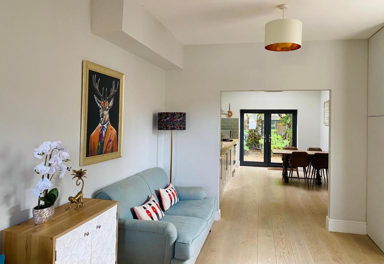 Delightful 2 Bedroom House Central Windsor Exterior photo
