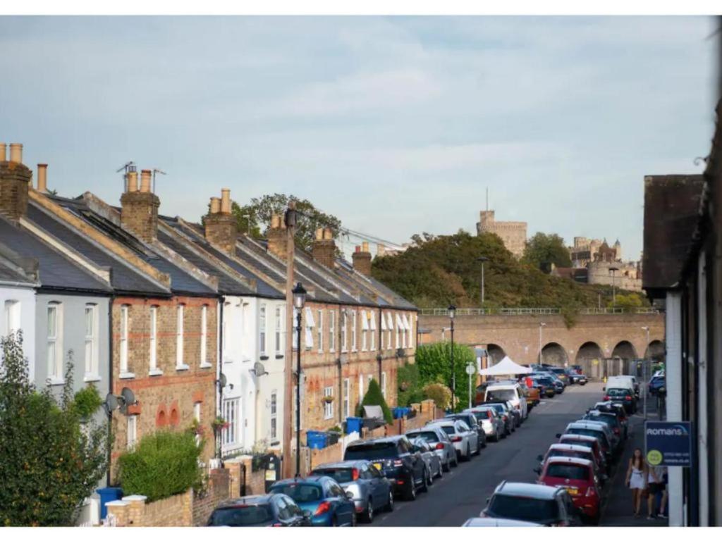 Delightful 2 Bedroom House Central Windsor Exterior photo