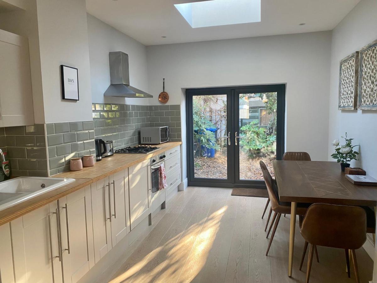 Delightful 2 Bedroom House Central Windsor Exterior photo